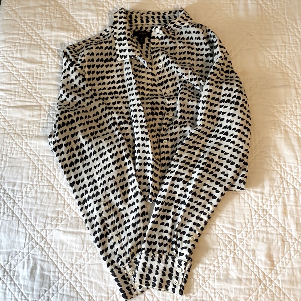 Super cute silk hearts shirt.